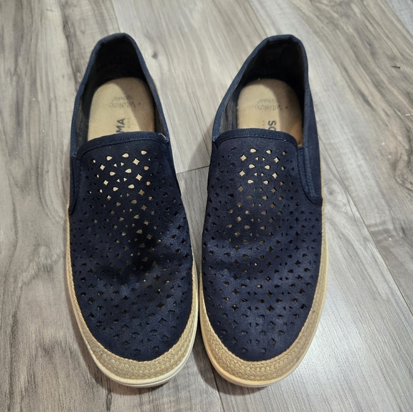 Sonoma Blue Slip On Shoes Sz 9.5 Navy/tan - Picture 2 of 11